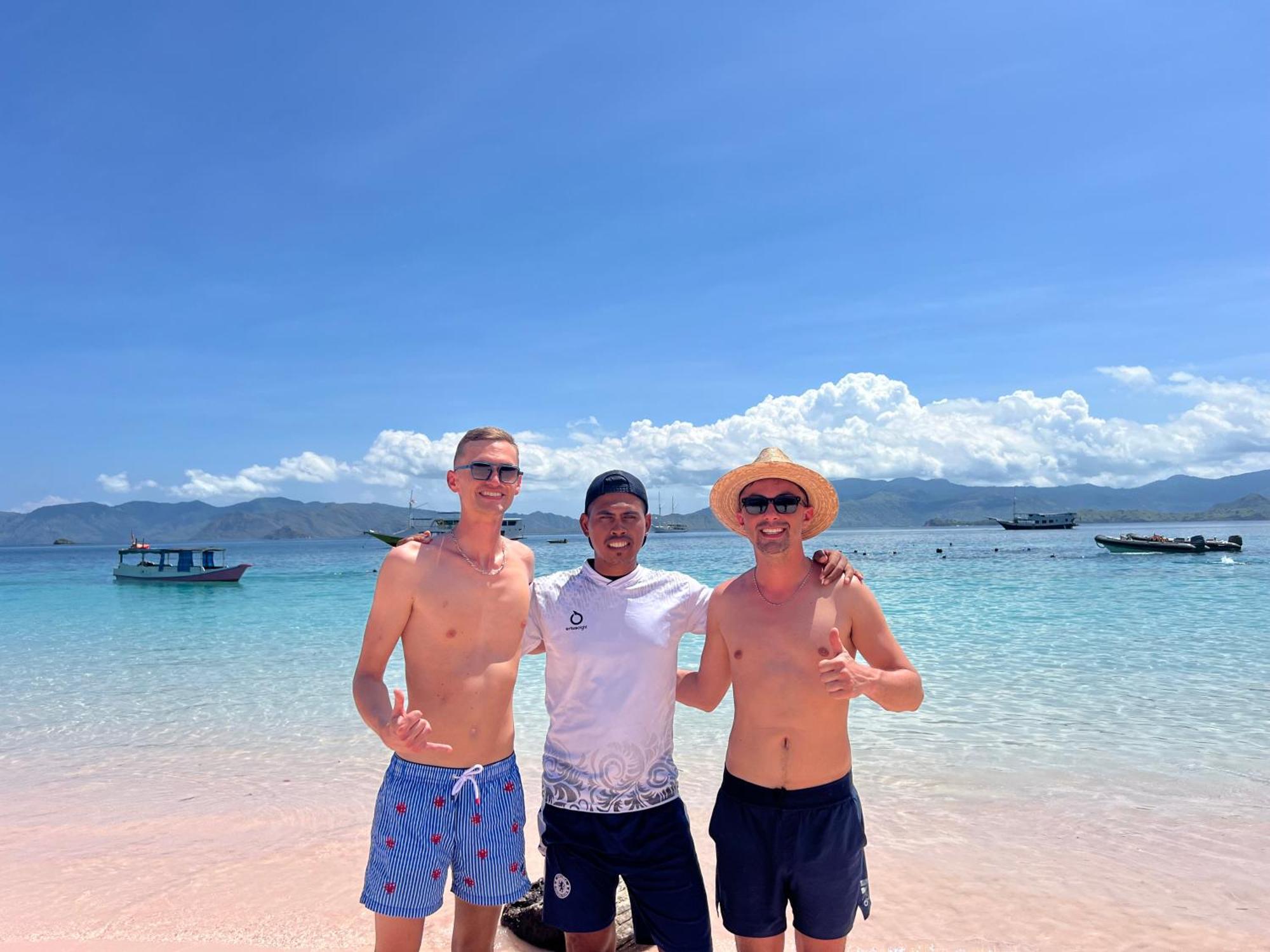 Jhuna Komodo Homestay Dış mekan fotoğraf